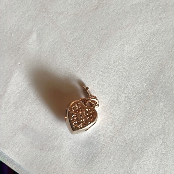 Pandora Jewelry - Pandora rose gold heart padlock